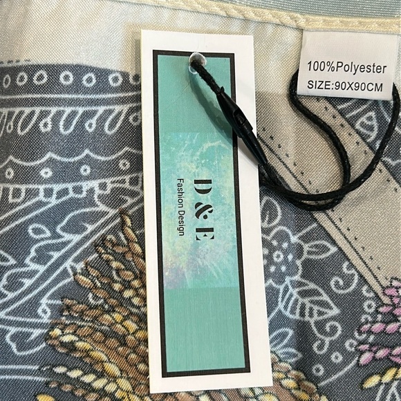 R-2141- Women's Scarf Blue Brown And Gray Colors NWT - Picture 4 of 6